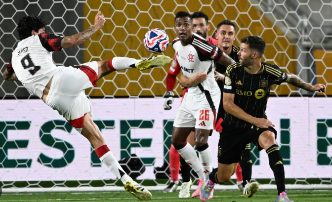Piala Dunia Antarklub FIFA: Flamengo Puas Lolos Meski Ditahan Imbang 1-1 oleh LAFC