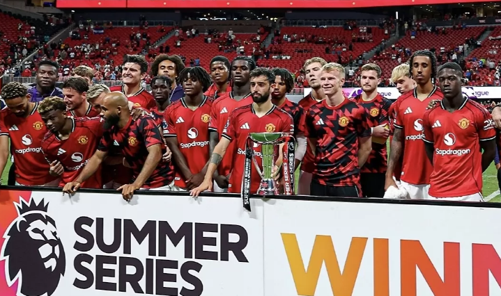 Manchester United Angkat Trofi Premier League Summer Series Usai Dramatis Imbang Lawan Everton, Mbeumo Debut Penuh Harapan