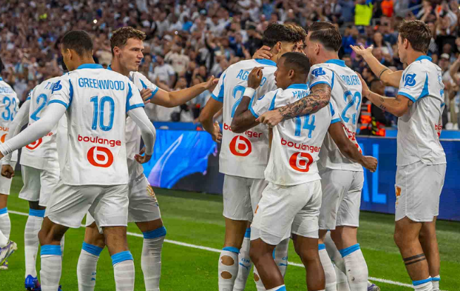 Kejutan di Velodrome, Aguerd Jadi Pembuat Sejarah Untuk Marseille Hentikan Rekor Sempurna PSG