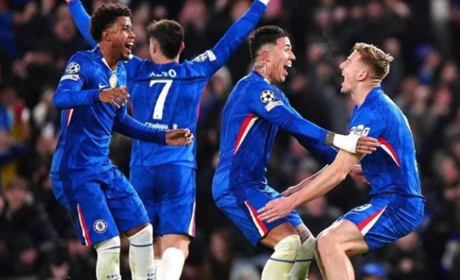 Estevao Menari di Stamford Bridge: Gol Solo Sensasional Antar Chelsea Libas Barcelona 3-0, Duel Bintang Muda Menjadi Milik Si Brasil