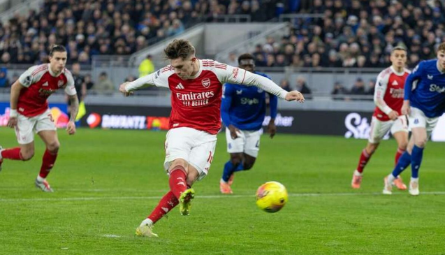 Gyokeres Pecah Kebuntuan, Arsenal Rayakan Natal di Puncak Usai Tundukkan Everton 1-0