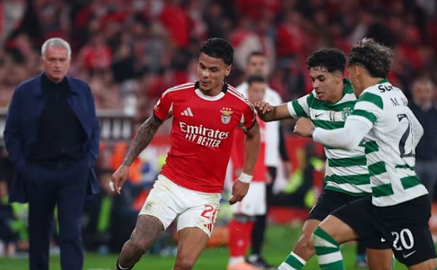 Benfica Jinakkan Napoli 2-0, Mourinho Menang Atas Conte di Liga Champions